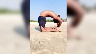 You gonna be okay✨ #yoga #yogaflow #backbends #shorts #youtubeshorts #beach #beachyoga