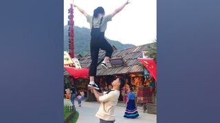 Shi Lei & Feifei[Talent anchors] / most flexible human in the world #SuperStarTalent #SheLei&Feilei