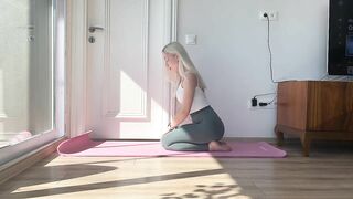 Gentle Yoga Flow | Hip Stretch