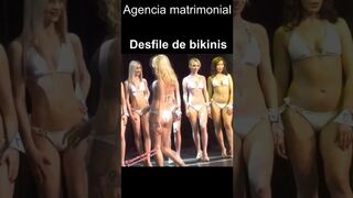 Desfile de bikinis