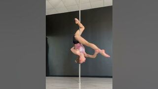 Акробатика на пилоне #poledance #flexibility #poledancemoscow #stretching