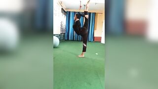 ????Natraj aasan????Full leg stretching???????? #yoga #viral #viralvideo