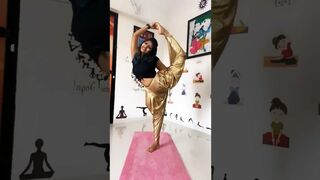 #yoga #ytshorts #fitness #yogaworkout #workout #indianfitness #yogafitness #stretching #legs