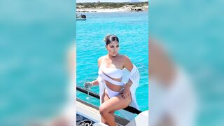 Maria Perez Xo | Instagram Bikinis Model | Curvy Plus Size Model | Fashion | Biography