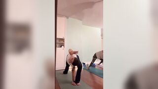 benimle yoga yapın!