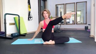 STRETCH LEGS & FEET. YOGA FEET. FLEXIBLE ROUTINE. SPLIT STRECHES. GYMNASTIC FLEX. CONTORTION