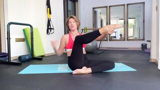 STRETCH LEGS & FEET. YOGA FEET. FLEXIBLE ROUTINE. SPLIT STRECHES. GYMNASTIC FLEX. CONTORTION