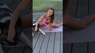 Girl's Home Workout Turns Into Comedy! ???????? #dog #funny #videos #funnyshorts #yoga #workout #girl