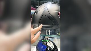 Das hab ich ja noch nie gesehen ????‍???? Flexible Aerodynamik! #motorradhelm #schutzkleidung