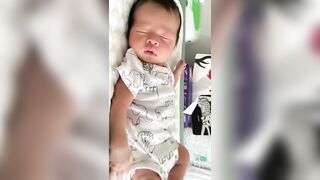 From sleeping to stretching to crying ????15 days newborn