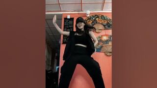 How to twerk cover dance , choreography by capri lady bounce