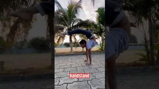 Handstand Yoga pose #viral #youtubeshorts #shorts #armstrong #subscribe #yoga #yogaeveryday