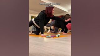 Une séance de yoga avec des chiots ???? #yoga #vlog