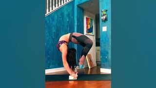 Backbend Handstand Flexible Balance #shorts