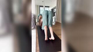 Relaxing Arch Stretching Yoga