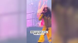 SZA twerking ???????????? #sza #twerking #twerk #bumbum #celebrity #american #trending #yellow #twek #sexy