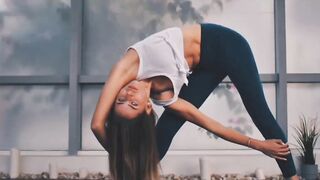 Morning Relaxation Yoga: 3 Balanced Exercises for Core, Back, & Shoulders - Serena Yoga