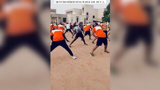 MUST DO STRETCHING WHILE YOU RUN ????‍♂️|| GUJARAT POLICE TRAINING #gandhinagar #policeacademy