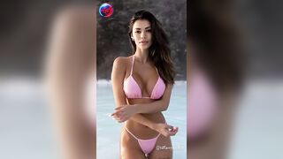 Tiffany Keller - La perfecta modelo de bikinis y estrella de la moda| Bikini Model