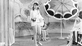 Badeanzüge, Bikinis und Strandmode von 1964 - WDR Doku - Hier und heute