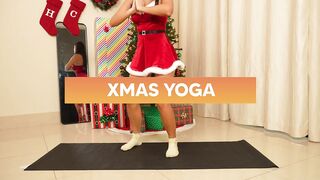 Christmas Hot Yoga Challenge | Hannah Marbles