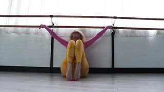 Yoga Time — Flexibility Splits Flow