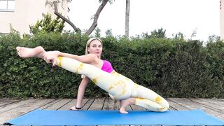 INCREDIBLE SPLIT LEG. LEG SPLITS STRETCH. FLEXIBILITY LEGS. CONTORTION & GYMNASTICS. STRETCHING FOOT