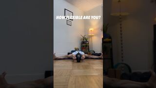 HOW TO BE FLEXIBLE! #hamstringstretch #middlesplits #flexibility