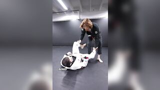 Knee Cut Pass vs Hyper Flexible Guard