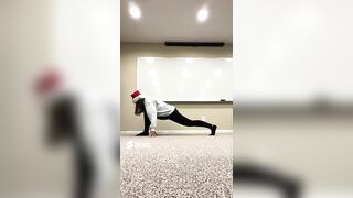 SPLITS HACK!!‼️????#shorts#flexibility#flexible#splitsflexibility#christmas#merrychristmas