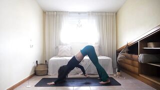 Winter Solstice Yoga: 2-Minute Full Body Flow for Relaxation & Realignment with Coco Yoga