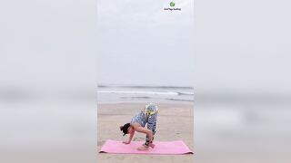 Yoga Asana Sequence | Yoga on the beach #yogaurmi #yogateacher #yogapose #asana #yogaasana #fitness