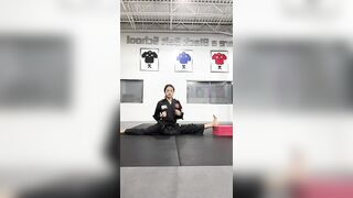 ????HyeriKick Challenge: Stretching legs on the stack#challenge #challenges #taekwondo #stretching