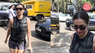 Malaika Arora सुबह ही सुबह ऐसी हालत में पहुंची Yoga करने ! Malaika का संस्कार तो देखो जरा ????