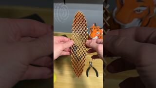 Extremely flexible, squeezable and satisfying fidget