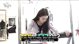 Wonyoung being flexible queen for 1 minutes #wonyoung