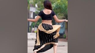 Indian girl twerking in Saree Desi girl Twerk