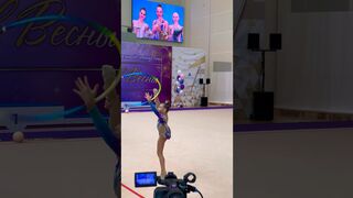 OMG #tiktok #reels #stretching #gymnast #viral #flexibility #split #trending #gym #shorts