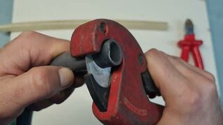 How to cut rigid, flexible, rubber plastic pipes easily, quickly and straight with pipecutter