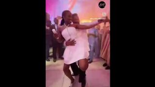 Boluwatiwi Flexible Dance Moves With Hubby (Kunle Remi)???????????? on her Wedding Day