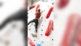 Flexible last move ???? ????????‍♂️ chaotic brain thoughts #20 #bouldering #slabissexy #climbing