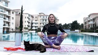 Flexible Legs Stretch - 3 Min Yoga Feet | Contortion Woukout | Gymnastic training for Splits Legs