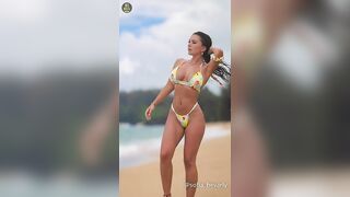 Sofia Bevarly - Modelo de bikinis con curvas | Biografía | Bikini Model