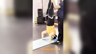 Esay way to crow ????‍⬛????‍⬛ pose #yoga #motivational #flexibility #strength #viral