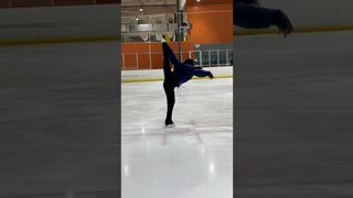 @JVKE #aesthetic #figureskating #blades #epic #wow #viralvideo #viralshort #flexibility #flexible