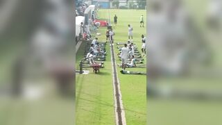 PEMAIN MULAI LATIHAN DENGAN MELAKUKAN STRETCHING FULL VIDEO DI YT ADUNBIRUBARAT