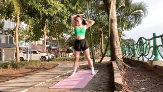 Mental Clarity with Yoga Leg and Hip stretching practice, 1 minute of exercise