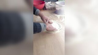 Stretching Pizza very easy steps ???? #pizza #food #pizzalover