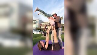 Acro yoga