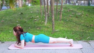 2 Min Hot Yoga - Stretching Routine for Full Body Flexibility Splits